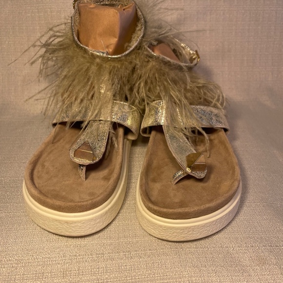 Inuikii Silver and Tan Feathered Sandals - Picture 2 of 10